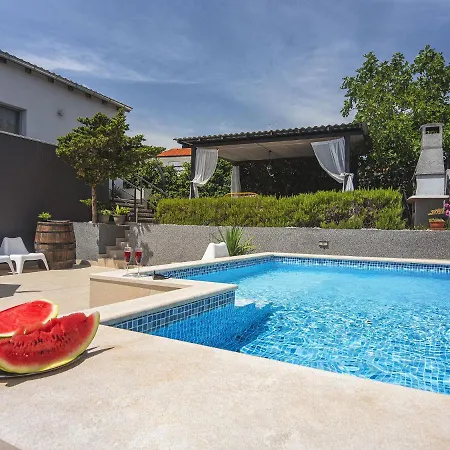 House In Li Njan With Private Pool * Ližnjan